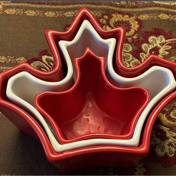 Three Maple Leaf Nestling Bowls.  Red and White. 2009 Boston Warehouse Pottery - Picture 2 of 8